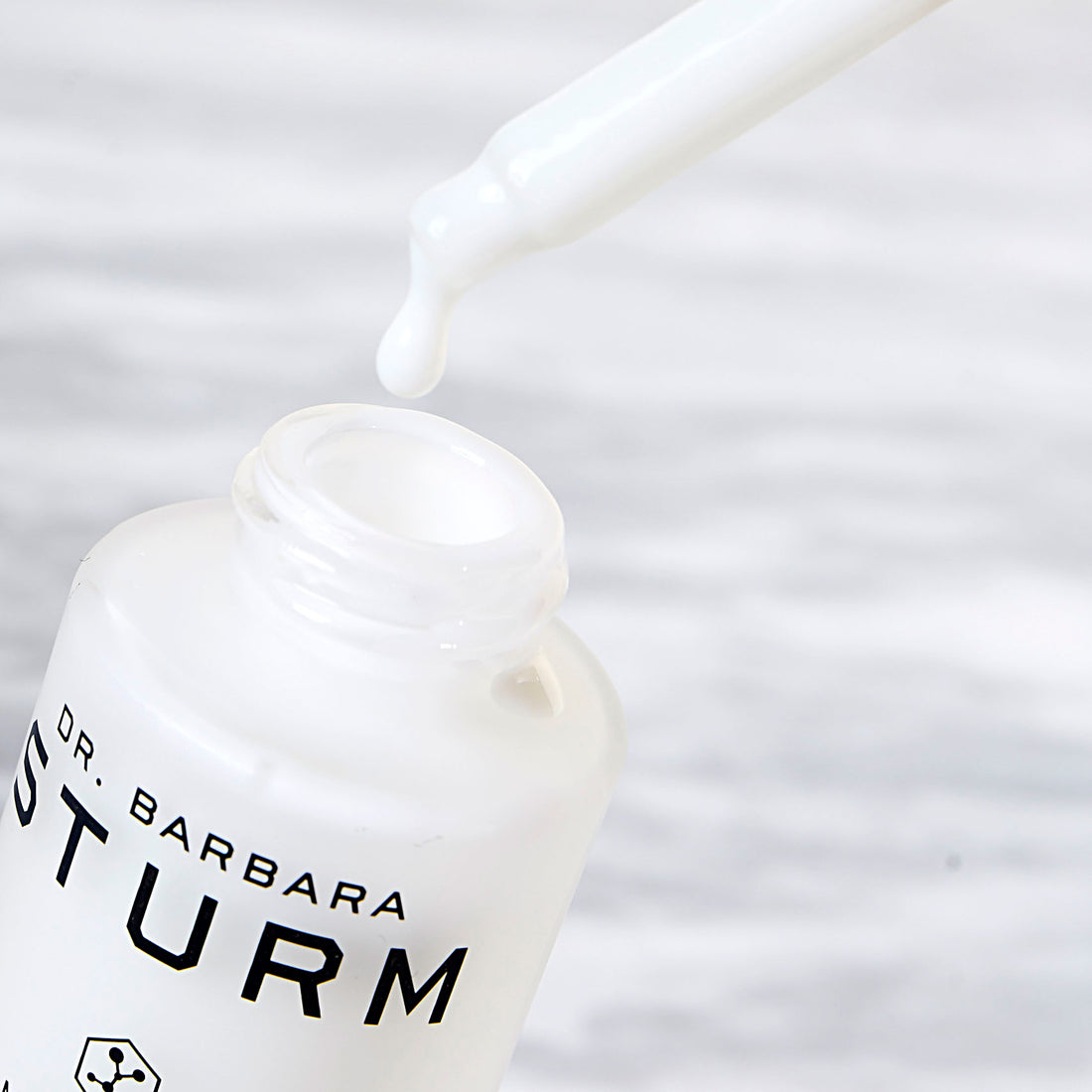 Dr. Barbara Sturm Calming Serum 30 ml - Koch Parfymeri